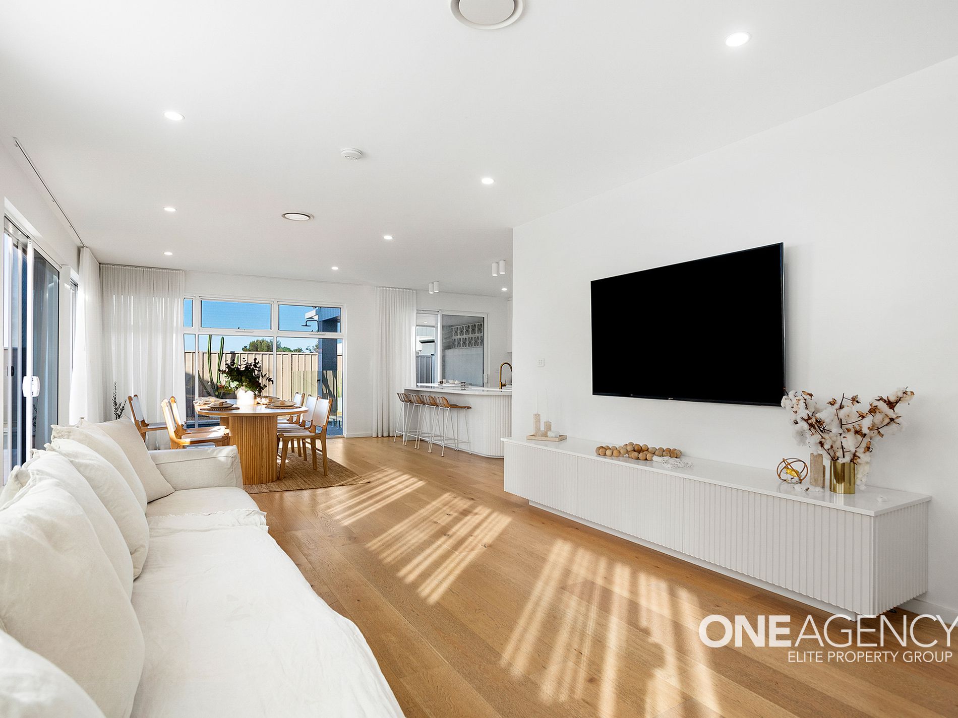 10 Seaside Avenue, Shell Cove