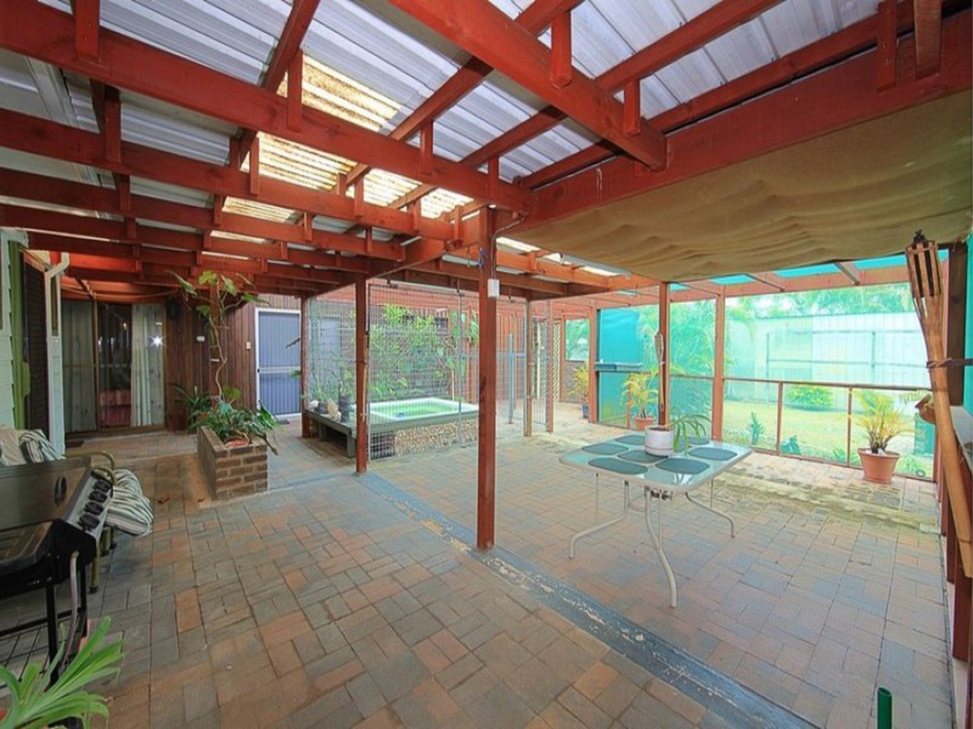 42 First Avenue, Woodgate