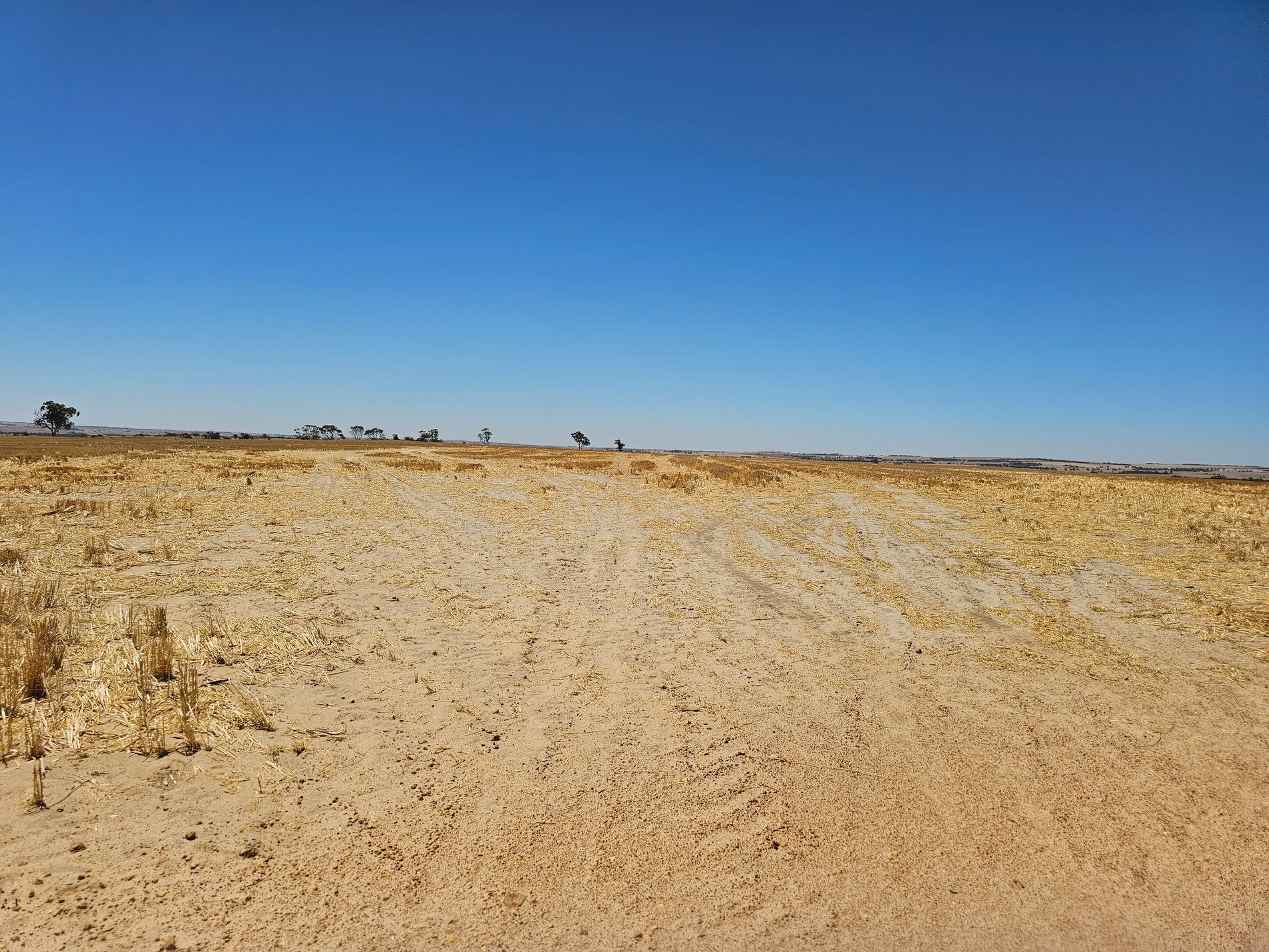 Lot 20053, Hills Road, Warding East