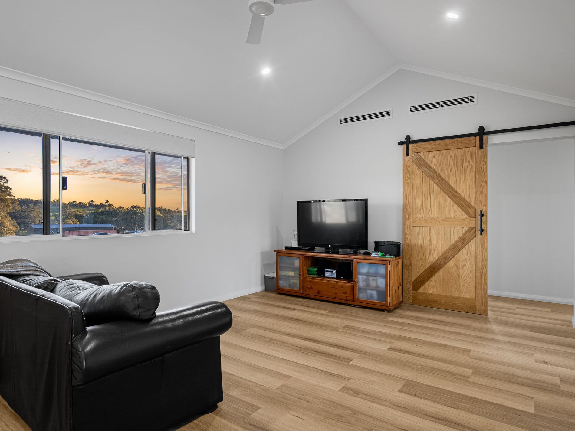 254 Guernsey Rise, Chittering