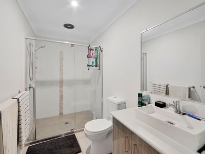 23 Sharp Crescent, Branyan