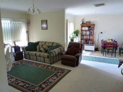 2 / 21 Penny Avenue, Horsham