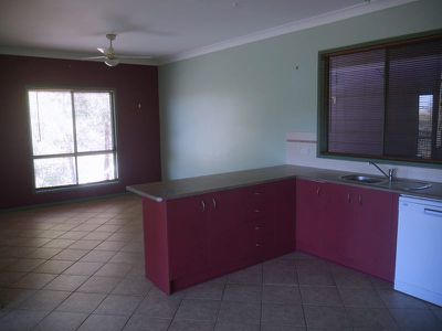94 Hicken Way, Nanango
