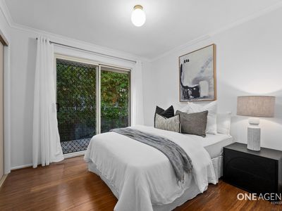 16 Toorak Place, Forest Lake