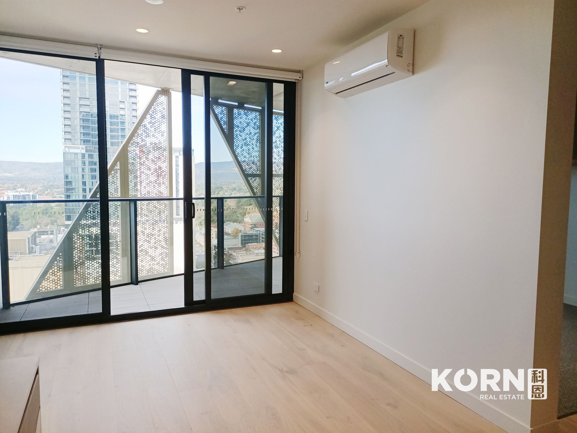 1905 / 15 Austin Street, Adelaide