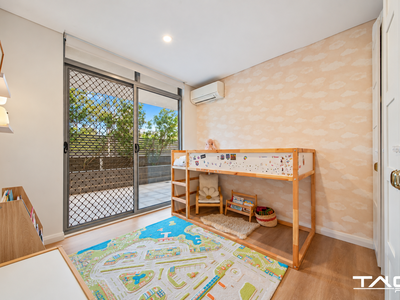 1 / 28 Brickworks Drive, Holroyd