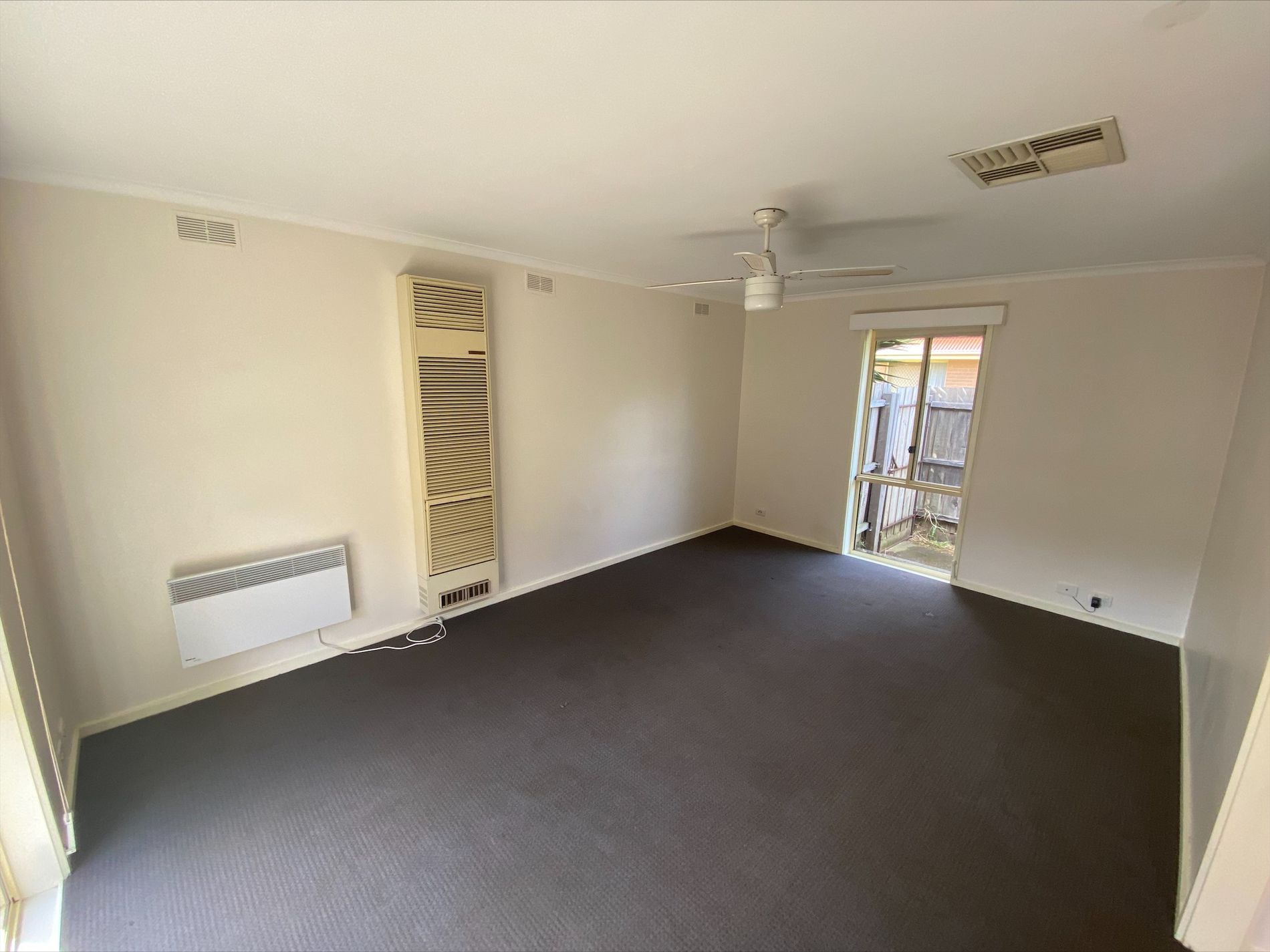 7 / 27 Deutgam Street, Werribee