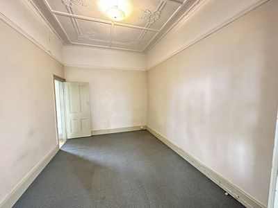 4 / 1 Carlton, Arncliffe