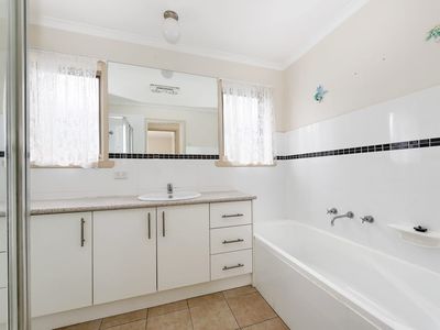 3A Howitt Court , Werribee