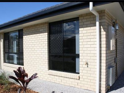 2 / 59 Grandview Parade, Griffin