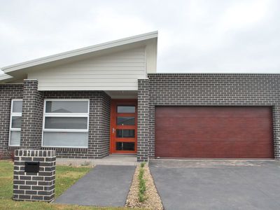 3 Bartlett Crescent, Calderwood