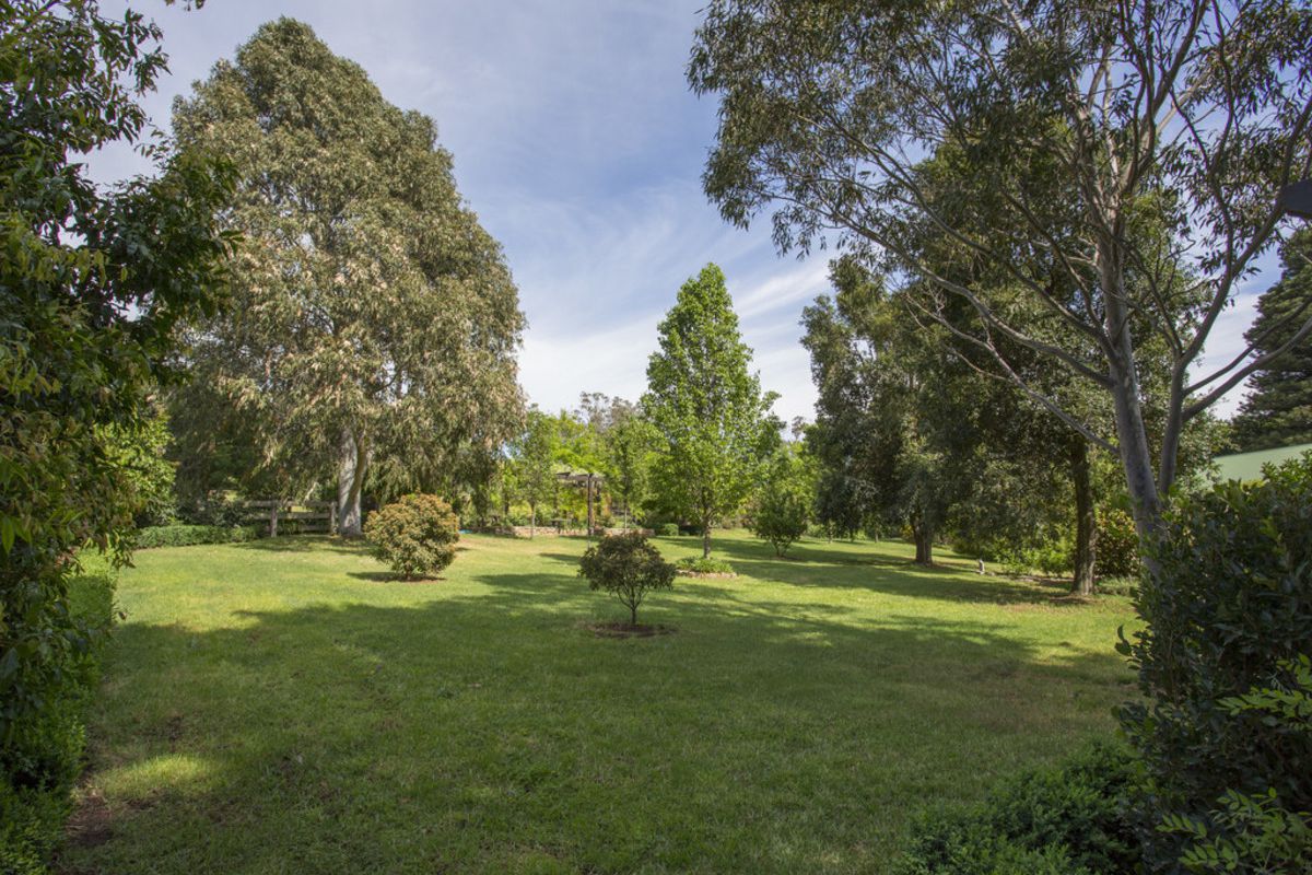 405 Oak Valley Road, Avenel