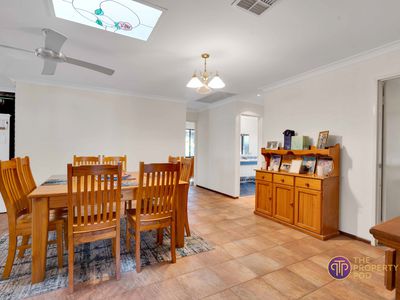 17 Fountain Way, Huntingdale