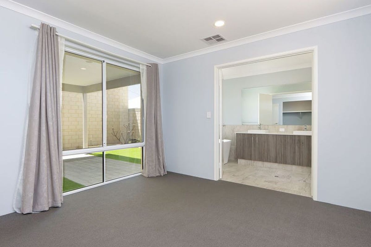12A Lincoln Road, Morley