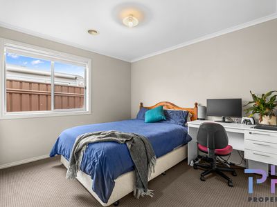 1 / 4 Rosemary Court, Golden Square