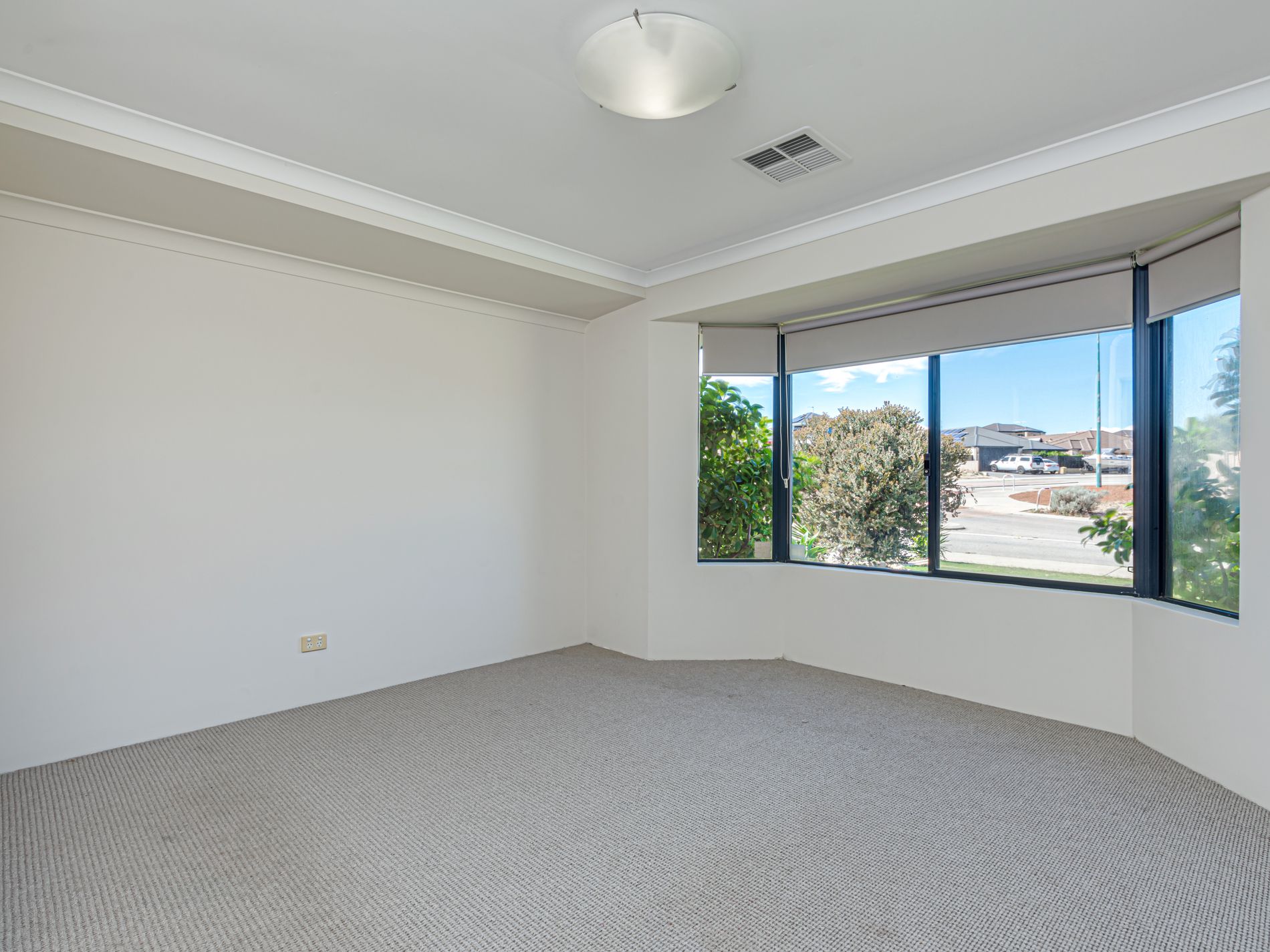 4 Trumpeter Parade, Yanchep