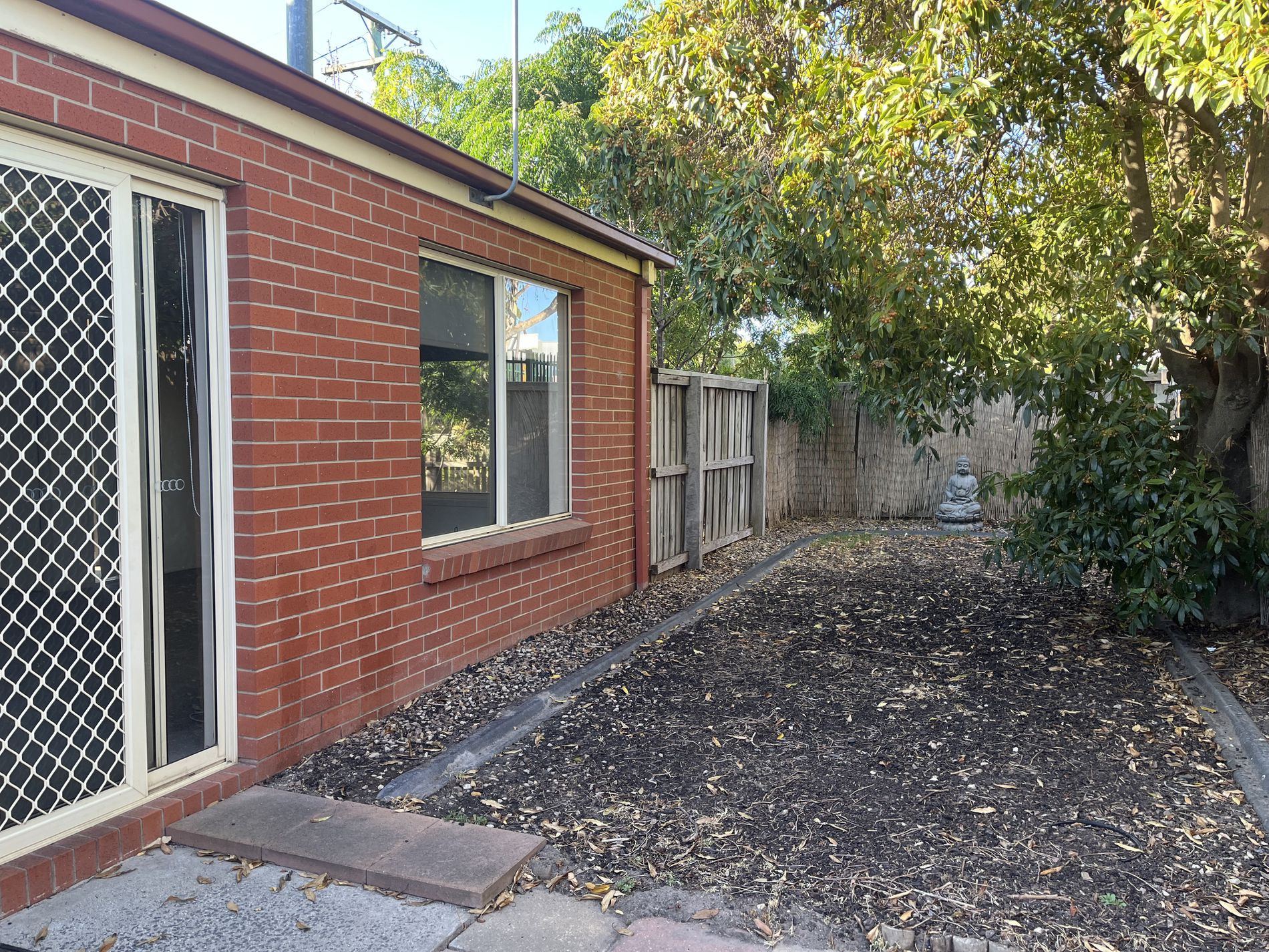 1 / 10 Rotherham Street, Belmont