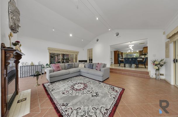 33 King William Court, Wallan