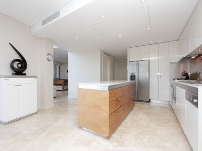22 / 19 The Circus, Burswood