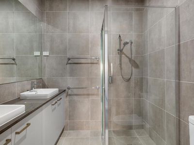 76 Jarlath Drive, Mambourin