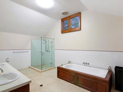 86 Aylesham Drive , Bonogin