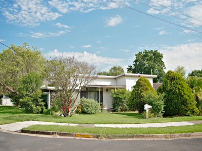 15 Lewis st, Bradbury