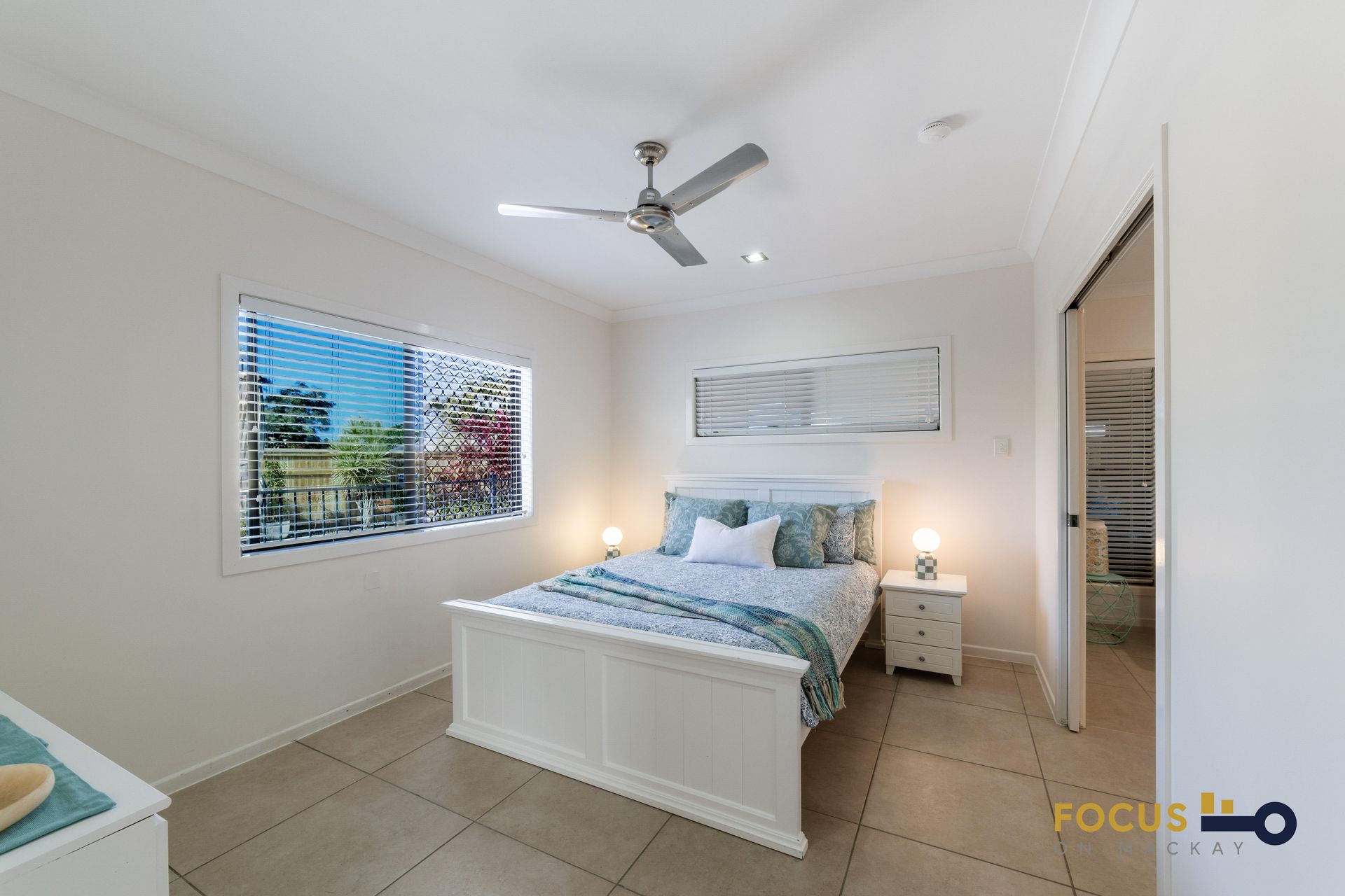 House / 6 Pavillion Court, Glenella