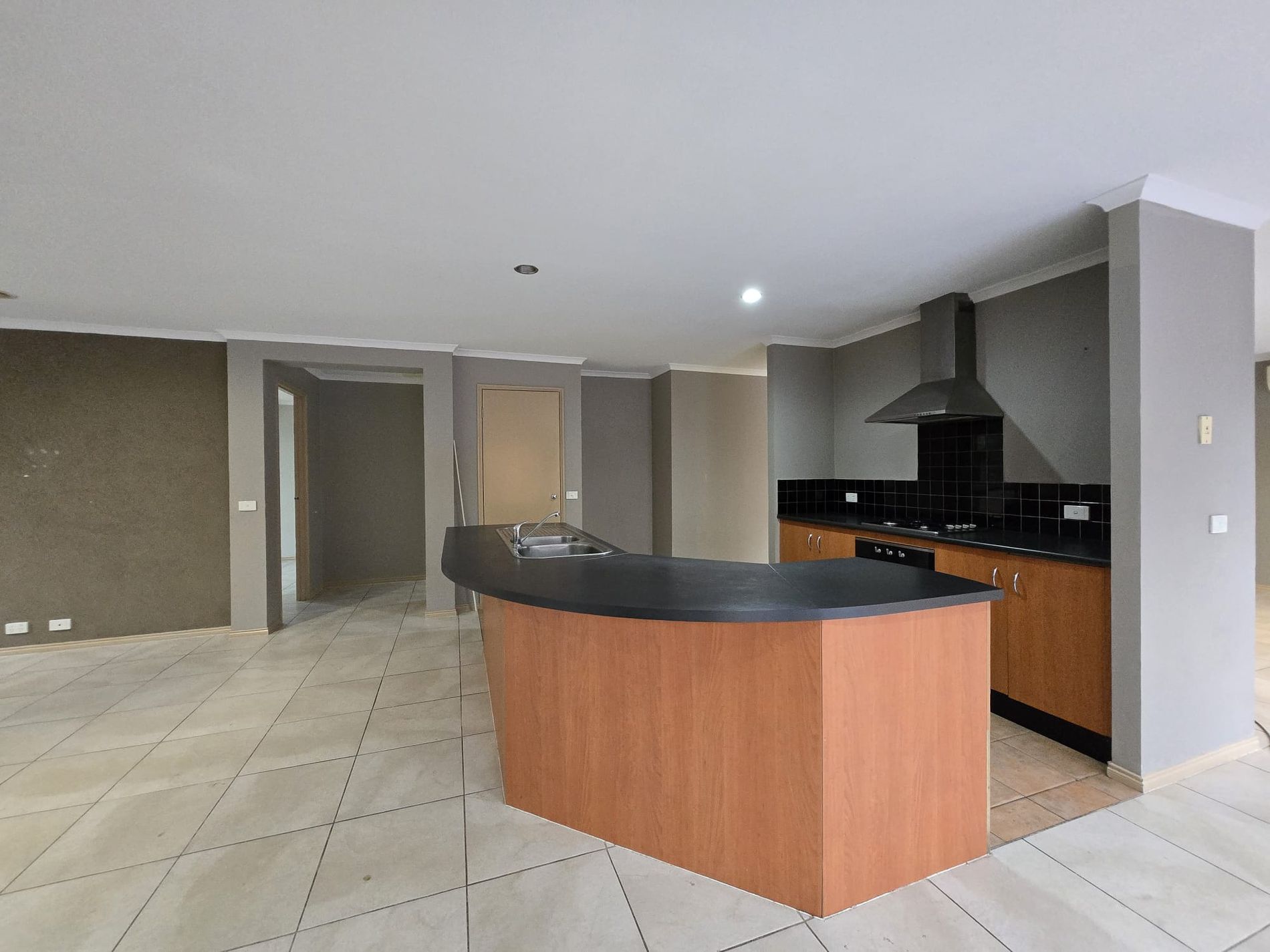 18 Sandalwood Grove, Carrum Downs