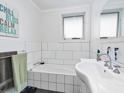 6 Gee Avenue, George Town