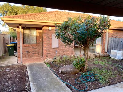 2 / 2 Maplehurst Avenue, Hoppers Crossing