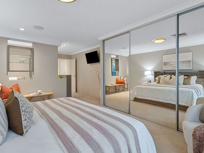 404 Kingsway, Landsdale