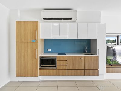 101 / 32 Anzac Parade, Yeppoon