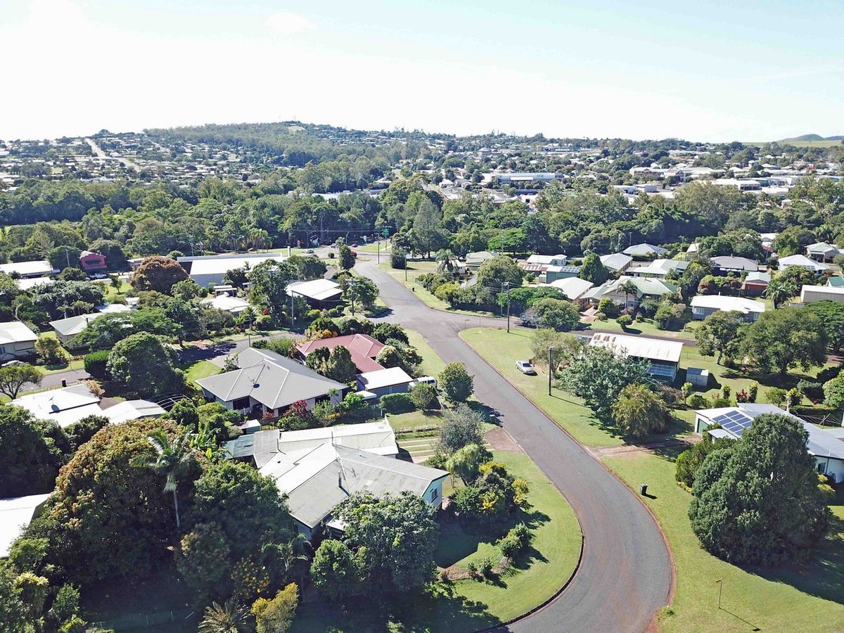 5 Solar Crescent, Atherton