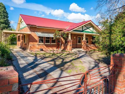 634 KIEWA STREET, Albury