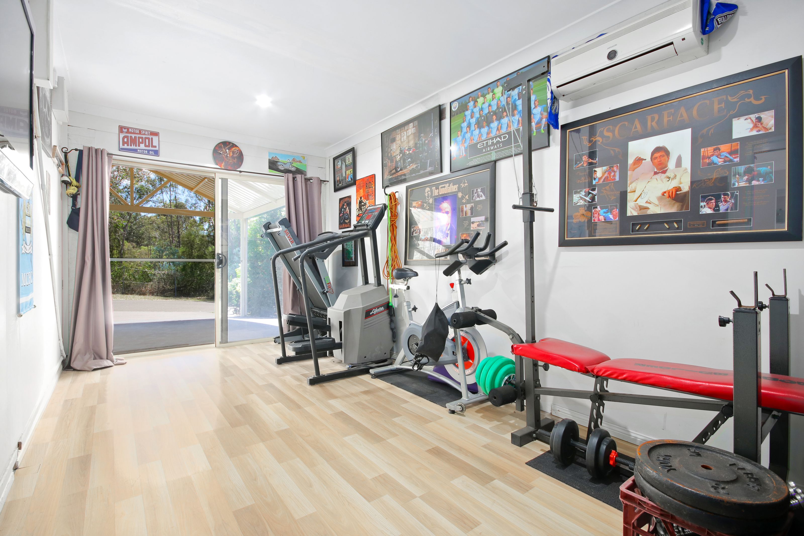 6 The Avenue, GLENMORE PARK
