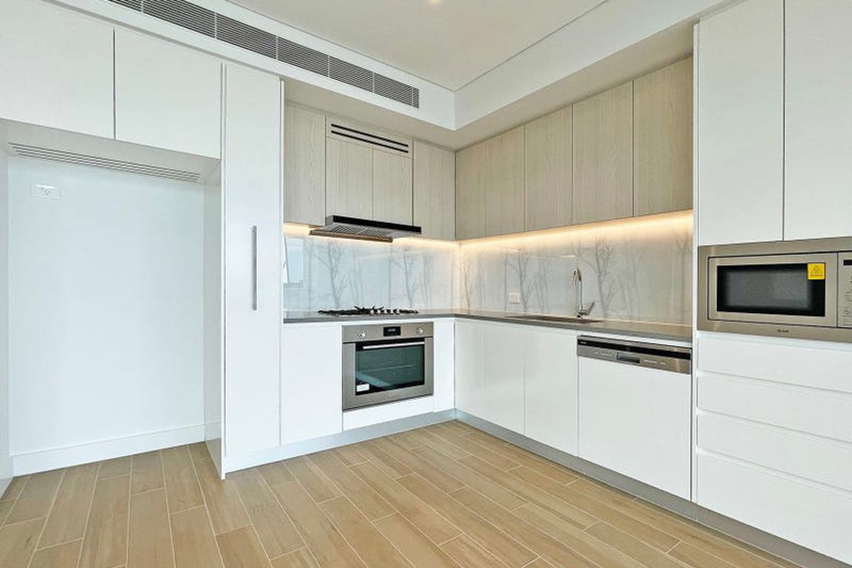8 Walker Street, Rhodes