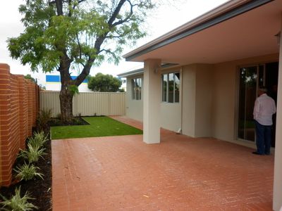 6 Howell Court, Guildford