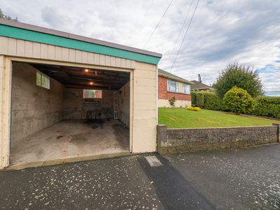 35 Columba Avenue, Calton Hill