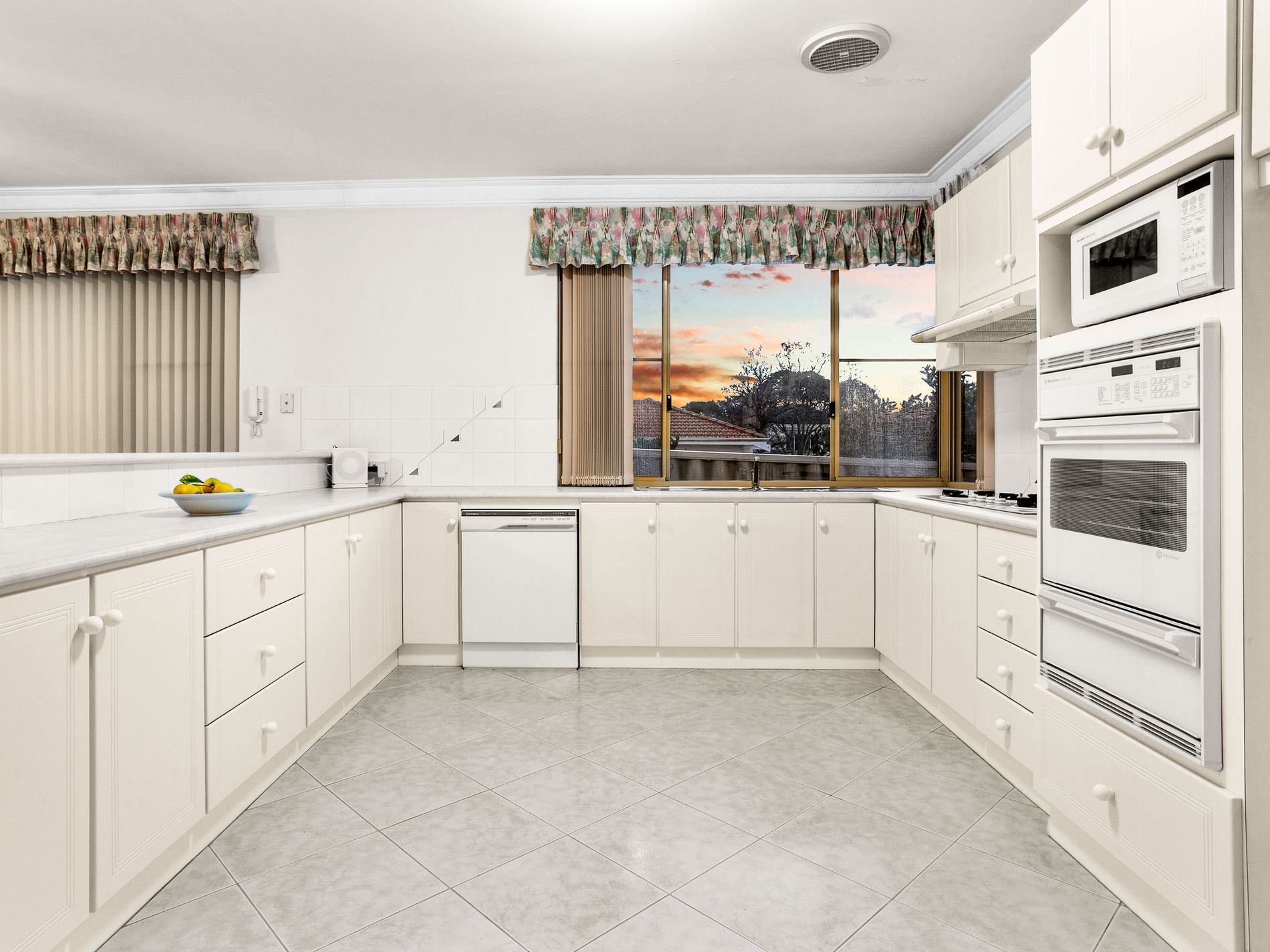 8 Rossiter Way, Winthrop