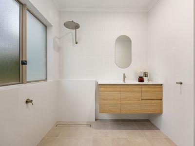 2 Nunyara Crescent, Belair