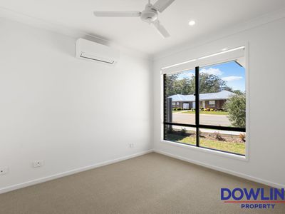 1 / 4 Emerald Close, Medowie