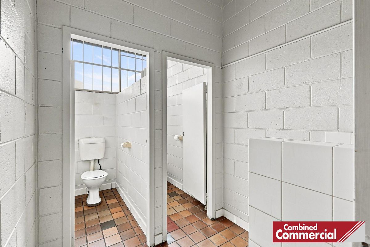 77 Jacaranda Avenue, Bradbury