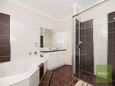15 Rivergreen Circuit, Douglas