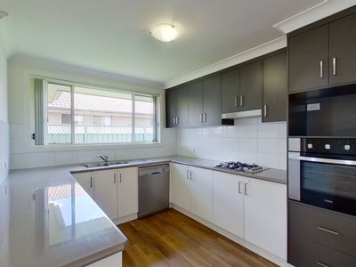 24 Dalbeattie Crescent, Dubbo