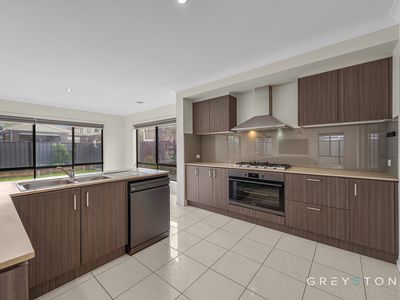 10 Caro Way, Fraser Rise