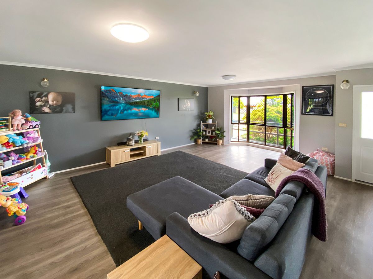 43 Tower Avenue, Atherton