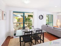 60 / 316  Long Street East, Graceville