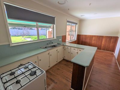 8 Vega Court, Newcomb