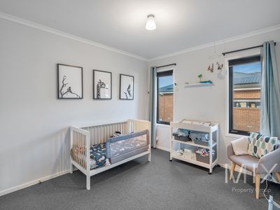 12 Apolline Drive, Kingston