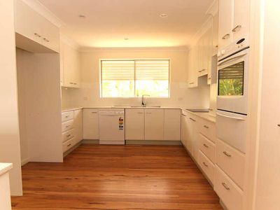 13 Stephen Street, Forster